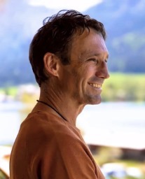 Paul de Cillia sitzend - PdC-Coaching